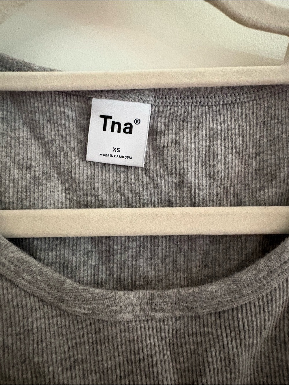 TNA Ribbed Gray Cropped Tank - Picture 2 of 3